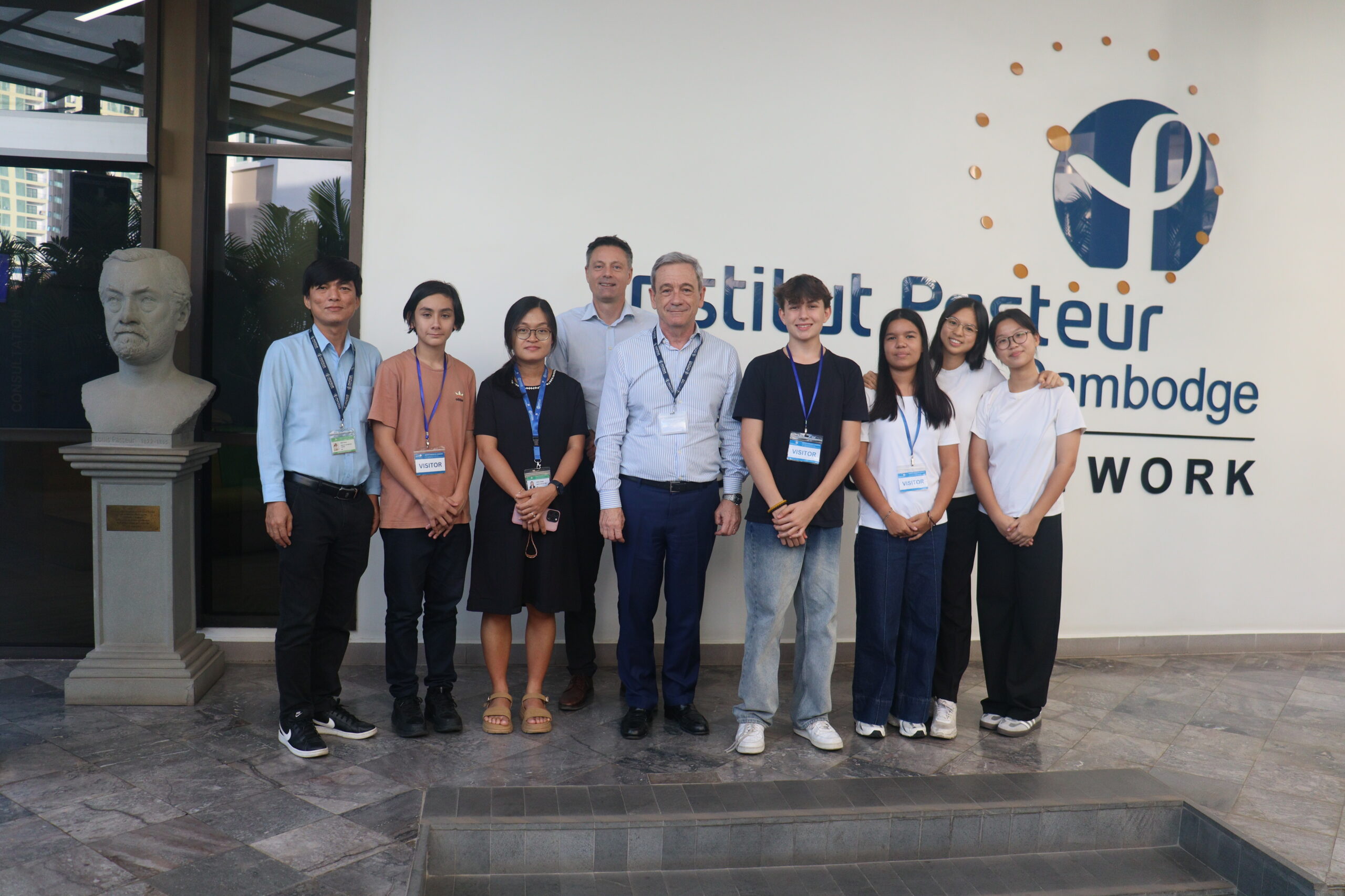 Welcoming 5 students from Lycée René Descartes in Phnom Penh